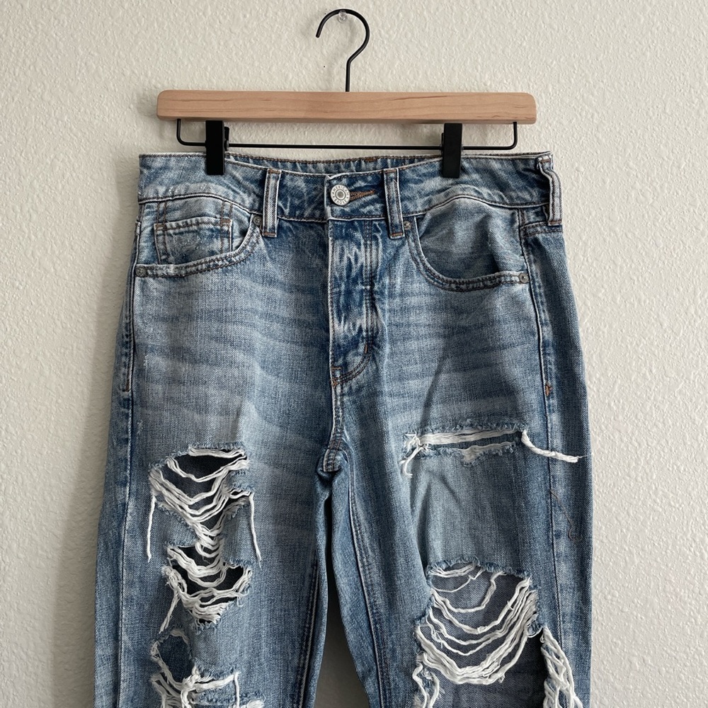 AE RIPPED JEANS